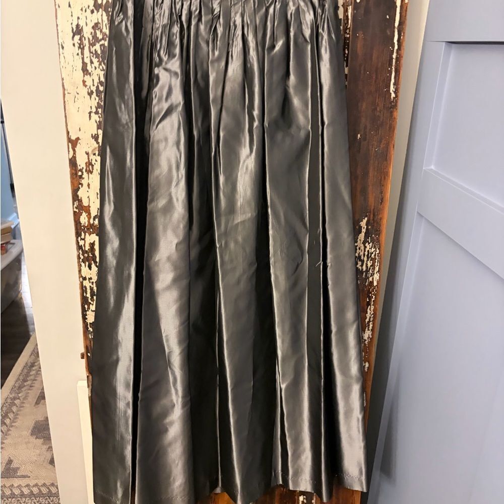 Studio G Shimmering‎ Silver A-Line Skirt. Vintage size 12